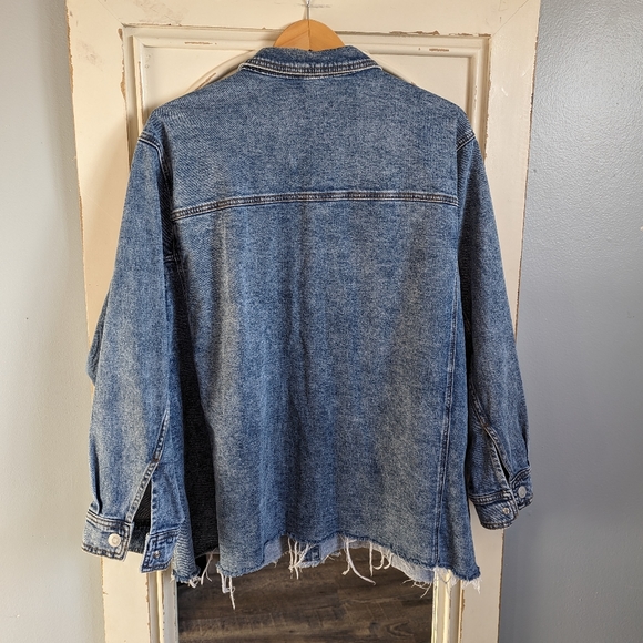 Raw hem denim shirt jacket - Picture 3 of 6